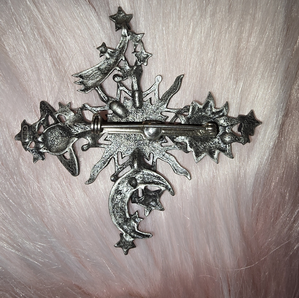 Sun Brooch/Pin - Picture 2 of 3